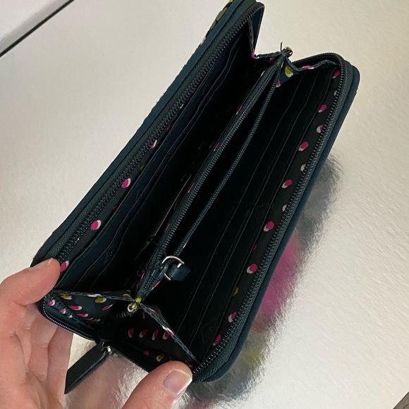 Vera Bradley Falling Flowers RFID Georgia Wallet - Picture 2 of 3